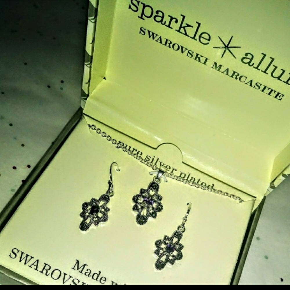 Swarovski Marcasite Matching Necklace Earrings NIB - Picture 2 of 9